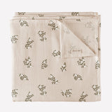 Swaddle-Decke aus Musselin von Main Sauvage im Stechpalmenblüten-Design