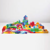 Grimm's Bauwelt aus mehreren Sets von Grimm's