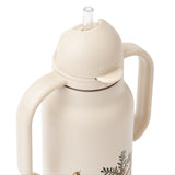 Detailansicht Kindertrinkflasche Kimmie von Liewood Modell All together