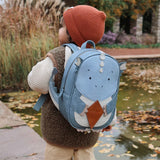Kind mit Little Who Kinderrucksack "Großer Drache Snorre"