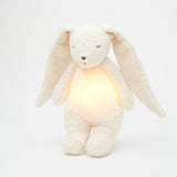 Moonie Einschlafhilfe und Kuscheltier-Hase im Farbton Organic Polarweiss