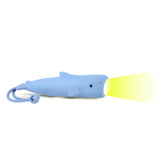 Hai-Taschenlampe von Rabbit & Friends mit Lichtkegel