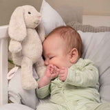 Hase Hoppie-Spieluhr von Steiff_mit Kind
