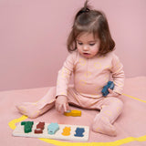 Holzpuzzle mit Tieren von Trixie_Puzzle mit Kind