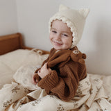 Main Sauvage-Schmusetuch aus Baby-Alpakawolle-Teddy_mit Kind04