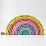 Großer Regenbogen von Grimm's in Pastellfarben in Frontalansicht