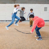 Extra langes Hüpfseil mit Holzgriffen von Me&Mine_Kinder im Spiel