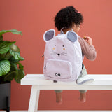 Trixie-Rucksack-Mrs.-Mouse-Kind-von-hinten