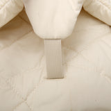 Detailansicht Gurt von Babywippe LEVO von Charlie Crane mit Bezug in Organic Milk Farbe