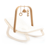 Holz-Spielbogen von Charlie Crane für Babywippe Levo