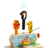 Pinguin springt aus Multi Pop Spiel von Djeco aus Holz
