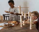 Woodland Holz Konstruktionsset von Grapat auf Küchentisch