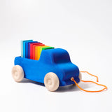 Nachzieh-Lastwagen von Grimm's in Schrägansicht