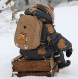 Kinderrucksack Großer Bär Karl aus veganem Leder von Little Who_Kinderrucksack mit Kind_2
