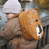 Kind mit Little Who Rucksack Tiger Timi