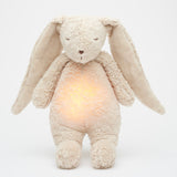 Moonie Einschlafhilfe und Kuscheltier-Hase im Farbton Organic Sand