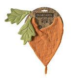 Karotten-Lätzchen "Cathy the Carrot" von Oli&Carol mit Verpackung