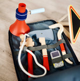 Feuerwehrrucksack mit umfangreichem Zubehör