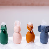 Badespielzeug Spritztiere von Trixie_Mrs.  Elephant & Mr. Crocodile_im Badezimmer05
