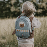 Kind mit Kinderrucksack Große Rakete Cooper aus Kunstleder von Little Who